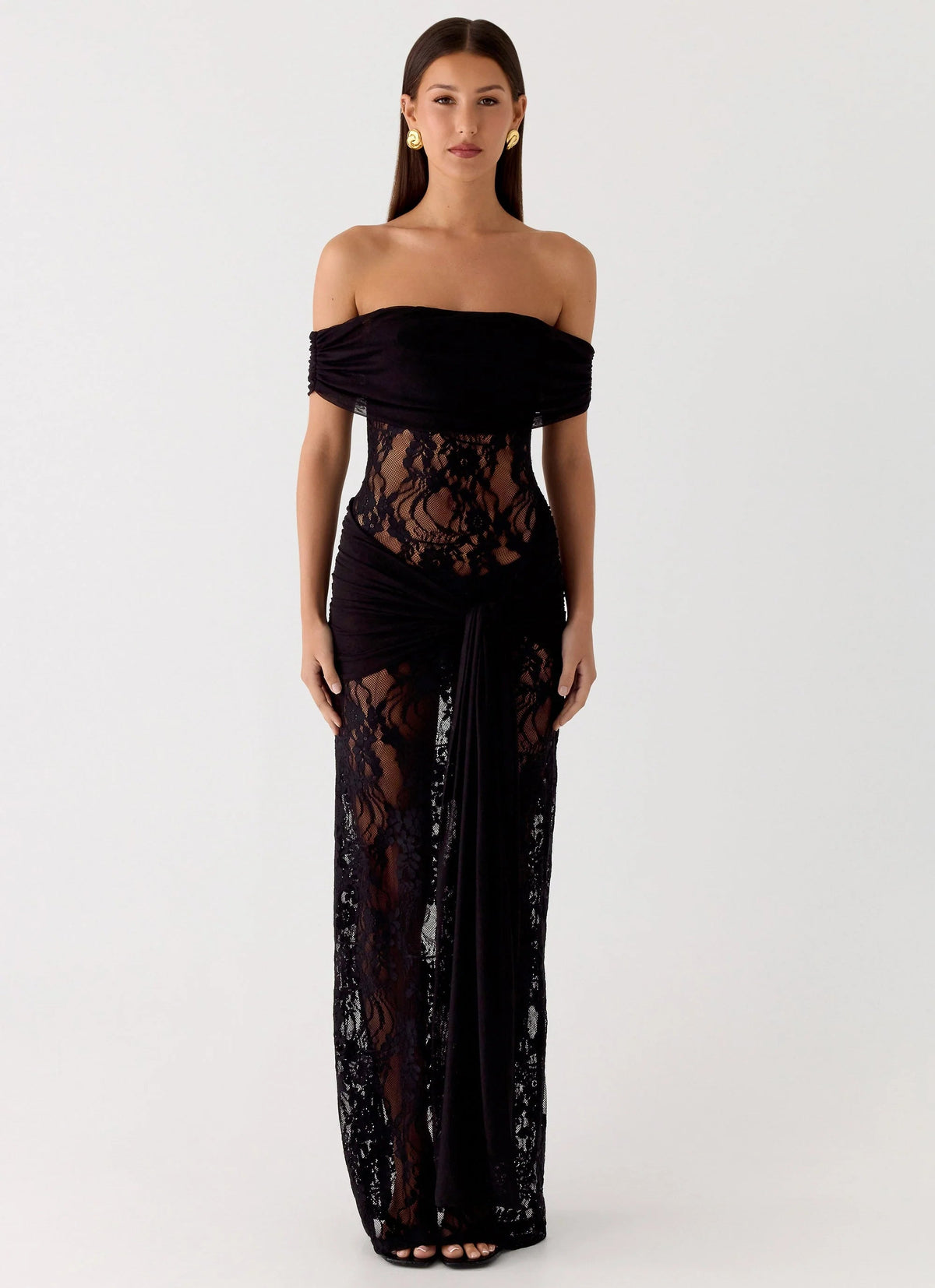 Obsidian Lace Embrace Gown
