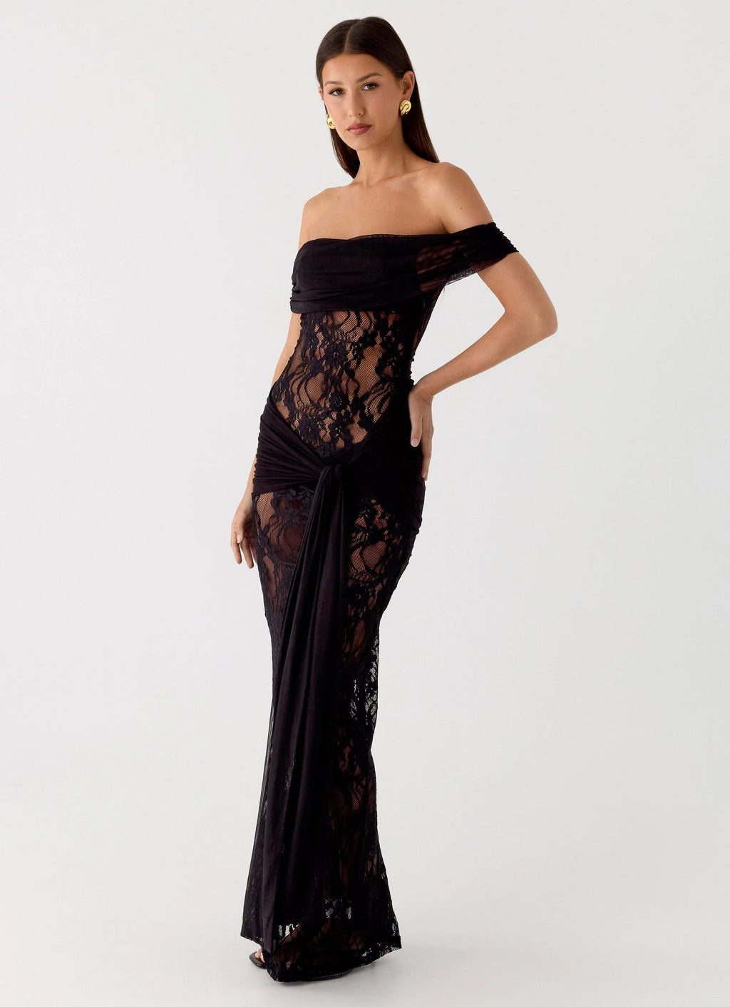 Obsidian Lace Embrace Gown
