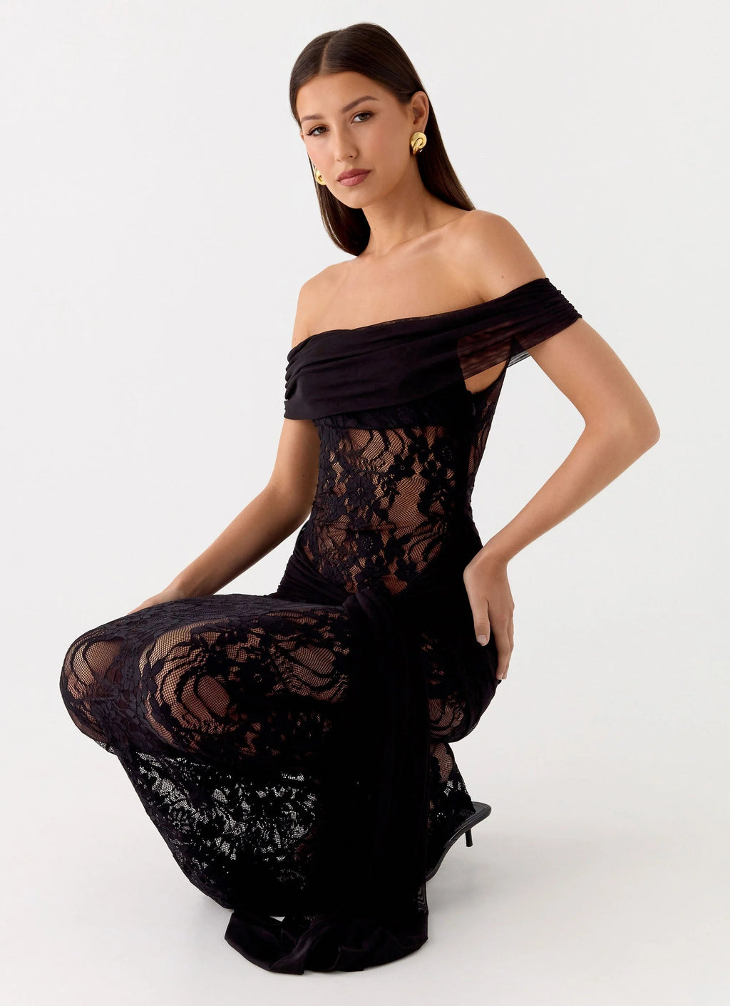 Obsidian Lace Embrace Gown