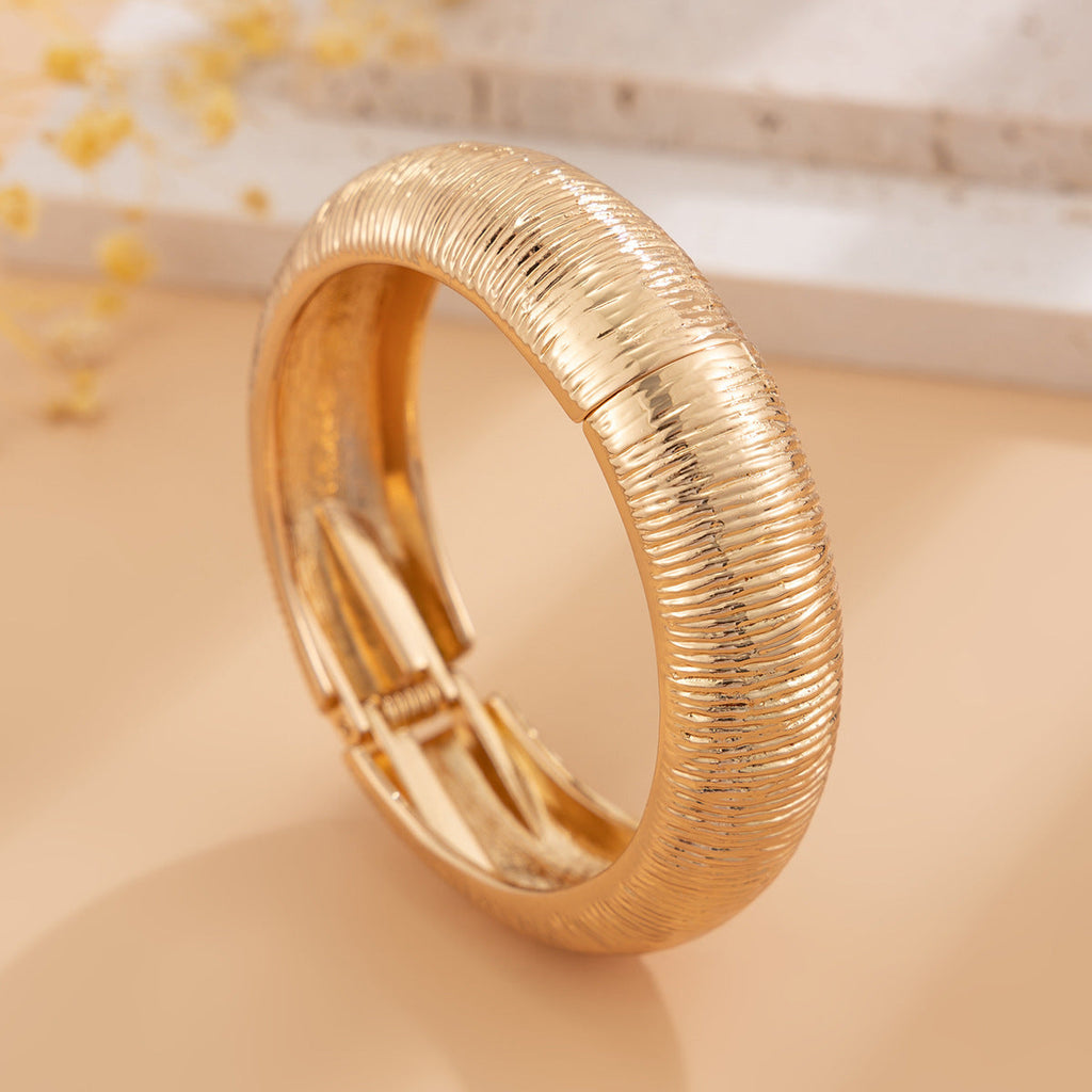 Aurion Sculpted Spring Bangle