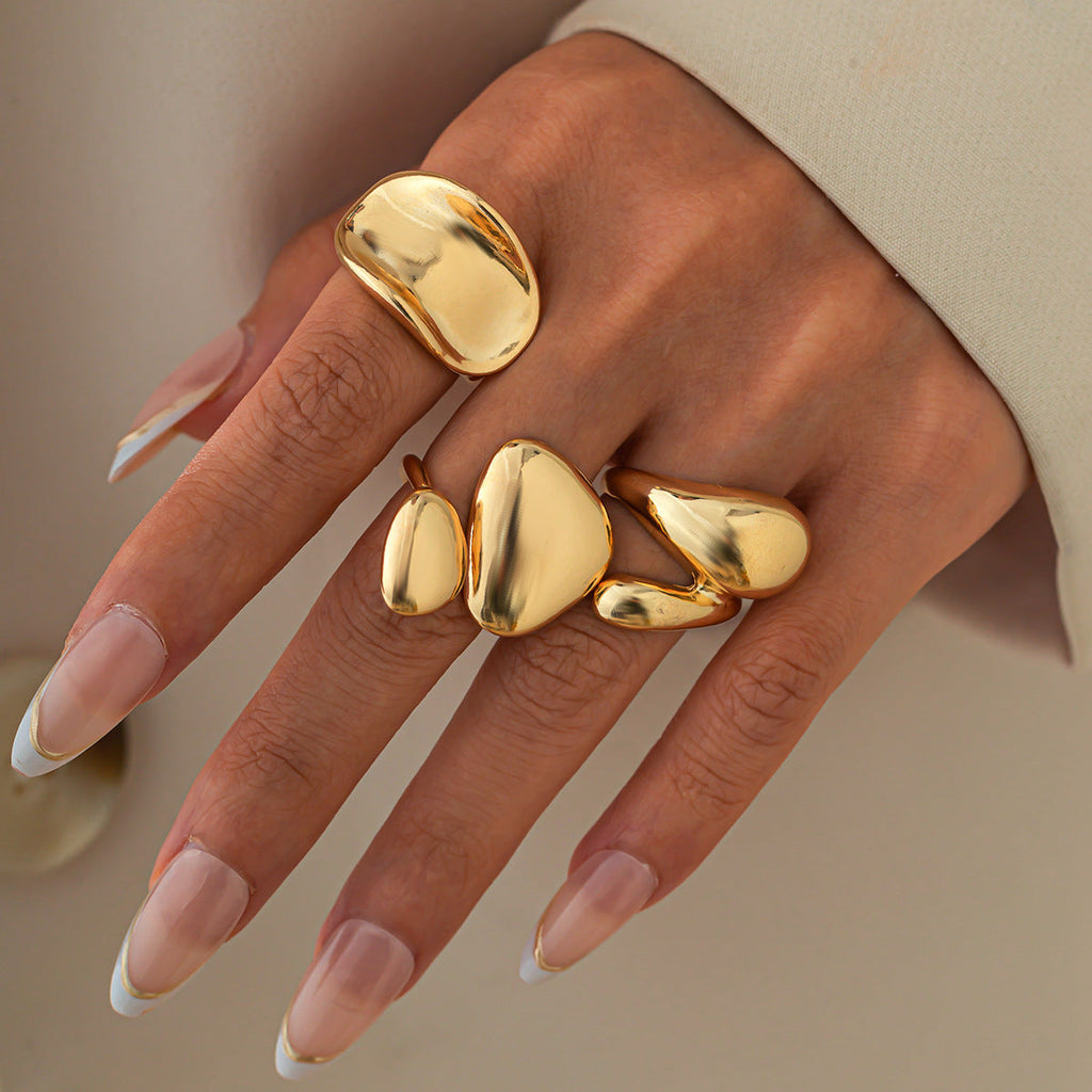 Soléa Embrace Ring Set